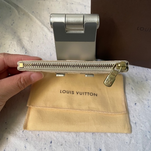 Louis Vuitton Damier Azur Pochette Cles Key Holder - Picture 4 of 7